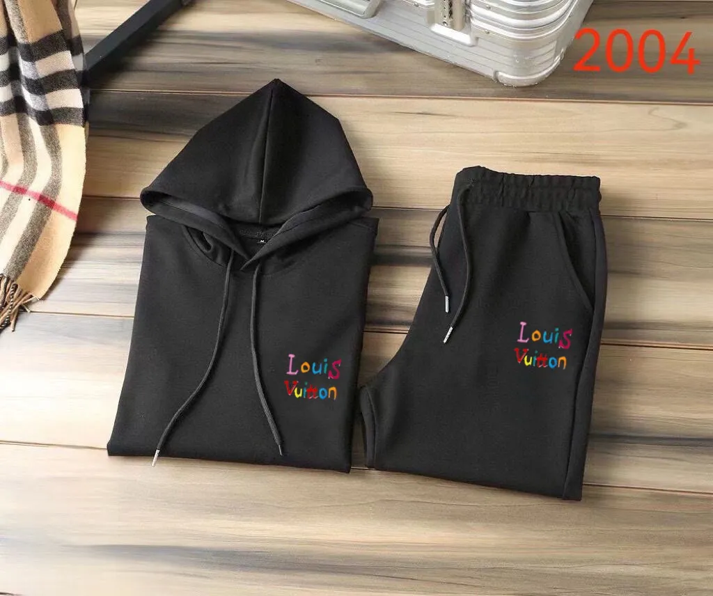 🅿️400 [LV Louis Vuitton] (Fat Man Gospel) hot-selling suit is coming. Focus on the original version of the official website. 2025 new hot-selling cardigan sweater suit. The original order is the best. 🇭🇰The meticulous work of top designers is dedicated to a fitting and perfect upper body effect. 100% natural high-quality Roman cotton, close-fitting comfort, noble and elegant! Original hardware embodies elegance and nobility! Counter size: M-5XL (maximum wear up to 220 pounds)